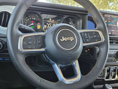 Used 2024 Jeep Wrangler Unlimited Sahara AWD/4WD image 22