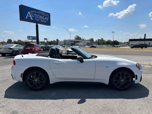 Used 2018 FIAT 124 Spider Abarth w/ Convenience Group RWD image 8