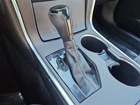 Used 2016 Toyota Camry LE image 11