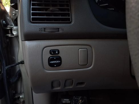 Used 2005 Toyota Sienna CE FWD image 12