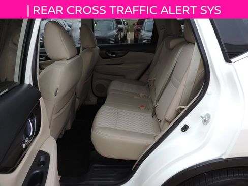 Used 2019 Nissan Rogue SV FWD image 15