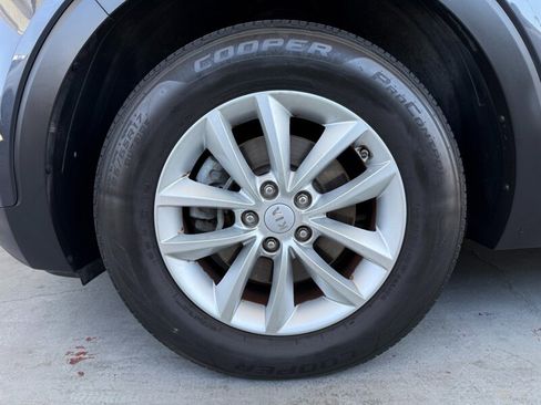 Used 2017 Kia Sorento FWD image 35