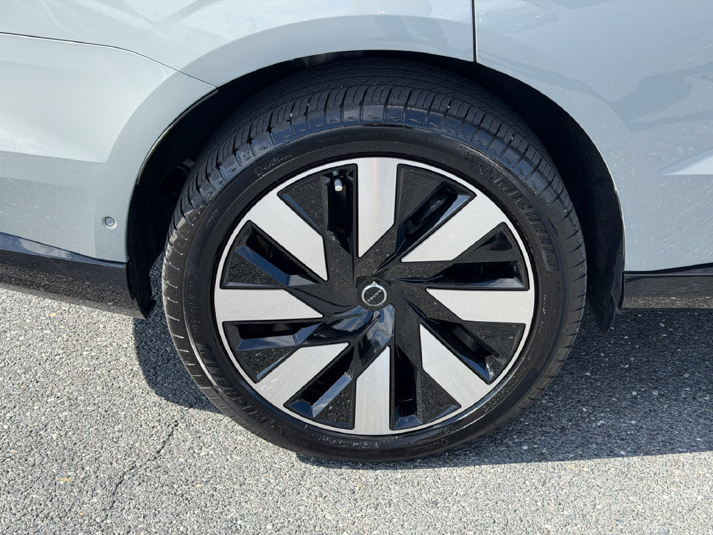 Certified 2025 Volvo EX90 Ultra AWD/4WD image 13
