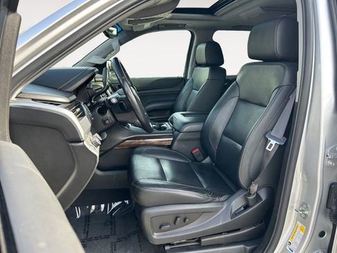 Used 2020 Chevrolet Suburban LT AWD/4WD image 7