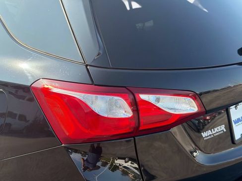 Used 2018 Chevrolet Equinox Premier FWD image 11