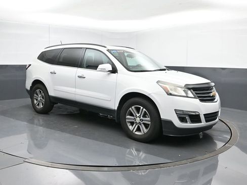 Used 2017 Chevrolet Traverse LT image 7