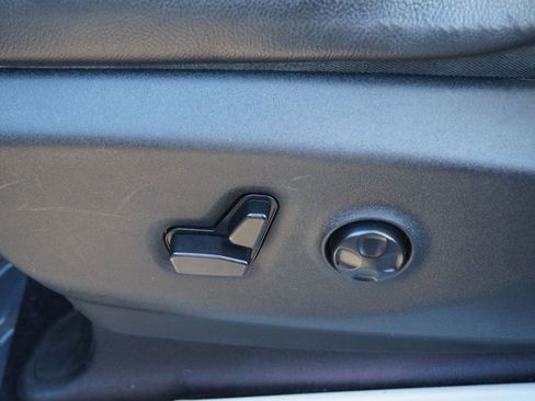 Used 2017 Chrysler Pacifica Touring-L Plus image 28