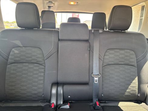 Used 2025 Nissan Pathfinder SV AWD/4WD image 41