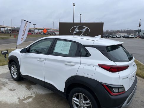 Certified 2023 Hyundai Kona SE image 3