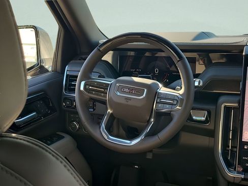 New 2026 GMC Yukon XL Elevation image 25