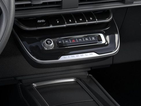 Used 2025 Lincoln Corsair FWD w/ Equipment Group 101A image 16