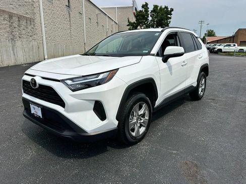 Used 2025 Toyota RAV4 XLE AWD/4WD image 10