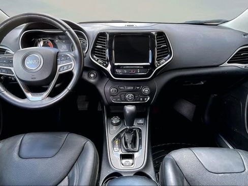 Used 2019 Jeep Cherokee Limited w/ Luxury Group image 16