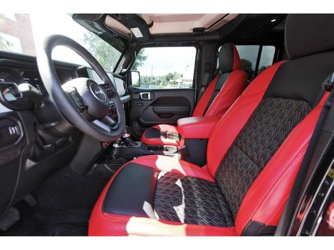 Used 2025 Jeep Wrangler Unlimited Sport AWD/4WD image 15