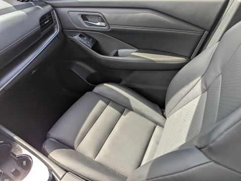 Certified 2025 Nissan Rogue SV w/ SV Premium Package image 15