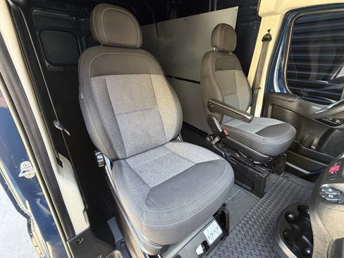 Used 2021 RAM ProMaster 2500 w/ Convenience Group FWD image 20