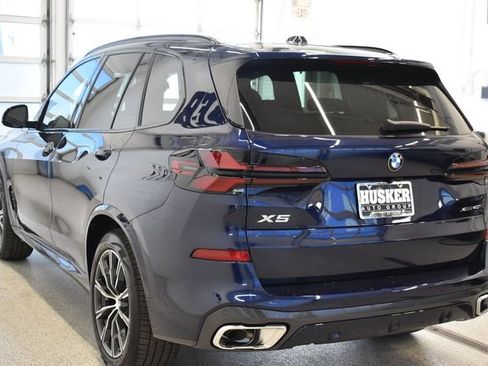 New 2026 BMW X5 xDrive40i w/ M Sport Package AWD/4WD image 10