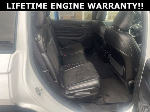 Used 2024 Jeep Grand Cherokee L Laredo image 9