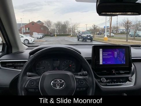 Used 2023 Toyota Corolla Cross LE w/ Moonroof Package AWD/4WD image 17