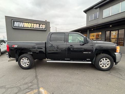 Used 2011 Chevrolet Silverado 2500 LT w/ Interior Plus Package image 4