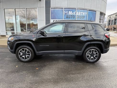 Used 2024 Jeep Compass Trailhawk image 2