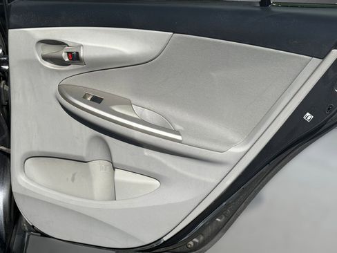 Used 2012 Toyota Corolla LE image 21