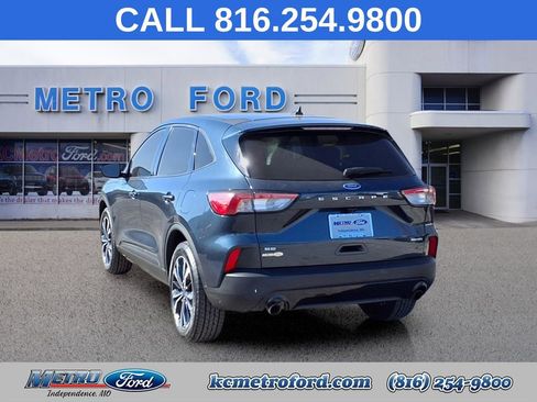 Used 2022 Ford Escape SE w/ SE Sport Appearance Package AWD/4WD image 5