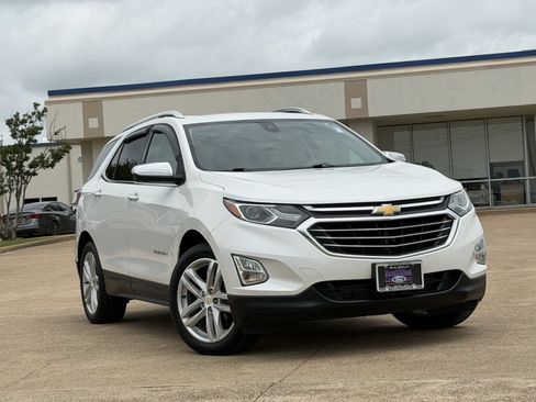 Used 2018 Chevrolet Equinox Premier FWD image 2