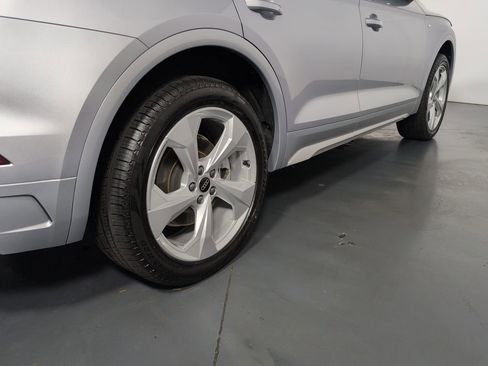 Certified 2025 Audi Q5 2.0T Premium Plus w/ Premium Plus Package image 3