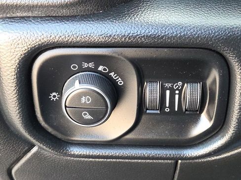 Used 2019 RAM 2500 Big Horn image 29