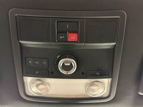 Used 2014 Volkswagen Beetle TDI image 32