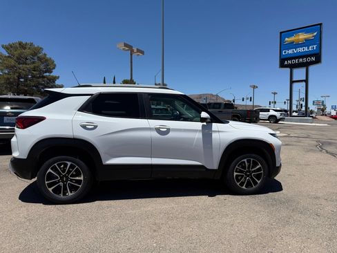 Certified 2024 Chevrolet TrailBlazer LT FWD image 3
