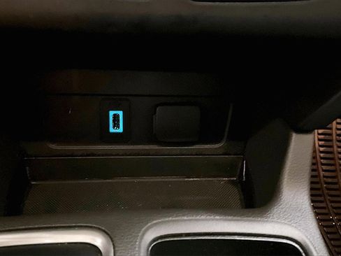 Used 2017 Ford Escape SE w/ Equipment Group 201A image 16