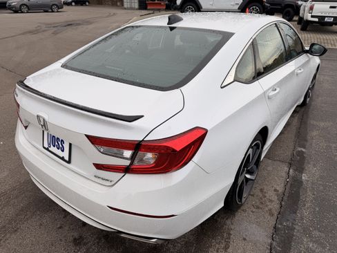 Used 2022 Honda Accord Sport image 3
