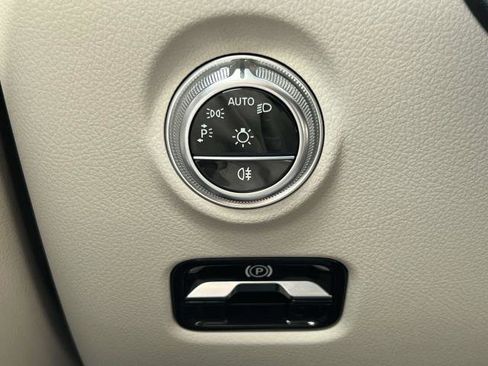 Certified 2024 Mercedes-Benz C 300 4MATIC Sedan image 23