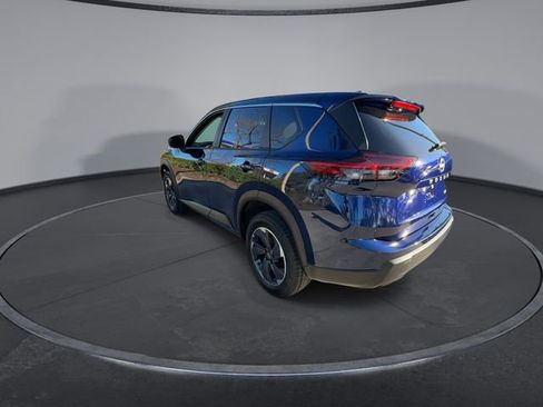 Used 2024 Nissan Rogue SV image 6
