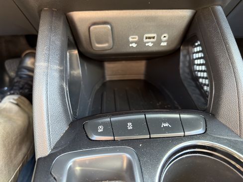 Used 2023 Chevrolet TrailBlazer LT FWD image 31