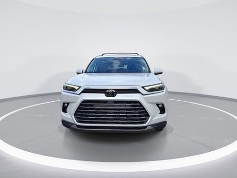 Used 2025 Toyota Grand Highlander Limited image 3