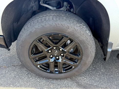 Certified 2024 Chevrolet Silverado 1500 Custom Trail Boss w/ LPO, Dark Essentials Package image 11