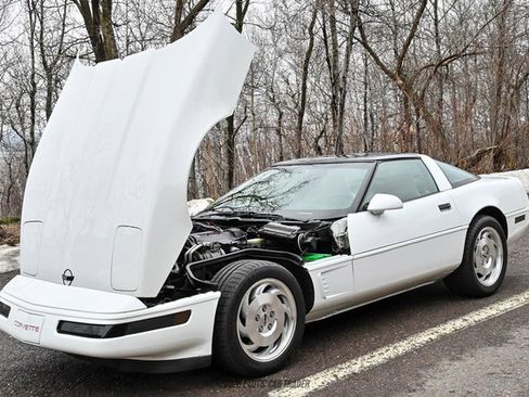 Used 1995 Chevrolet Corvette Coupe RWD image 15