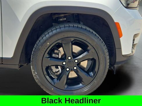 Used 2023 Jeep Grand Cherokee L Laredo image 10