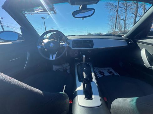 Used 2007 BMW Z4 3.0i image 6