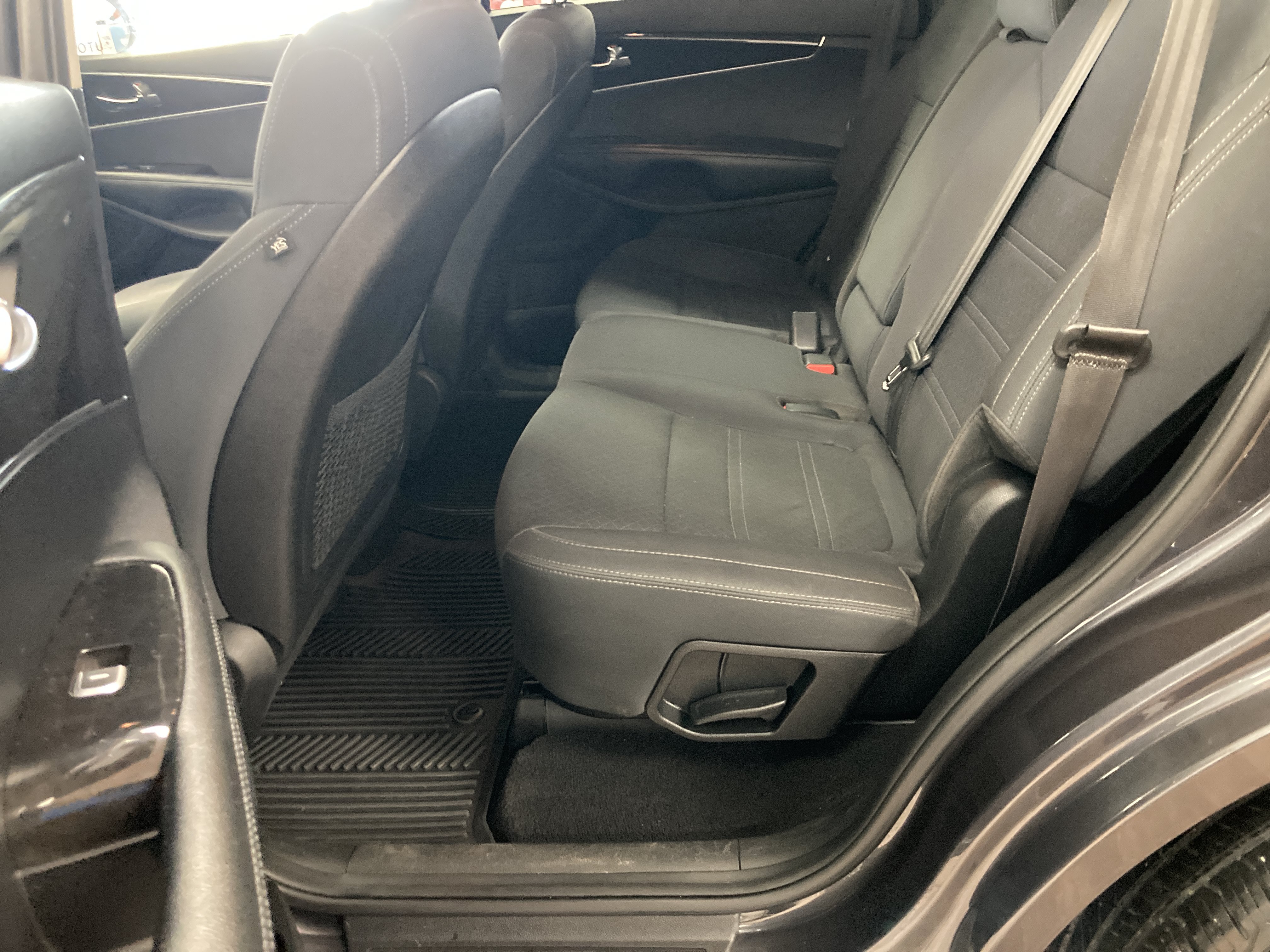 Used 2018 Kia Sorento AWD image 14