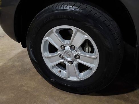 Used 2019 Toyota Sequoia SR5 image 43