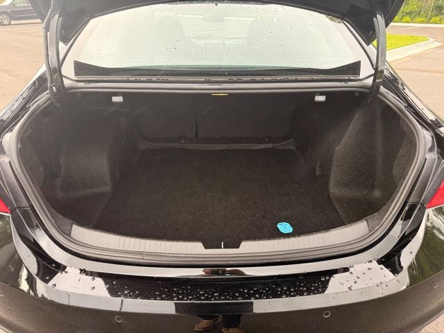 Used 2025 Chevrolet Malibu LT FWD image 11