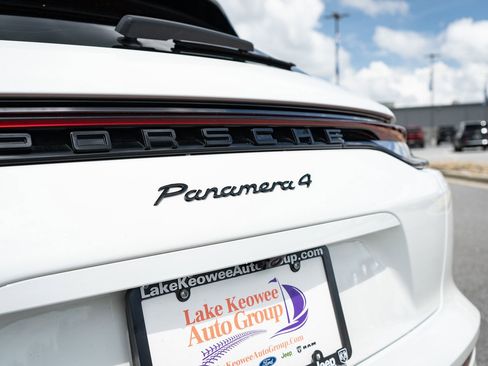 Used 2023 Porsche Panamera 4 w/ Premium Package AWD/4WD image 17