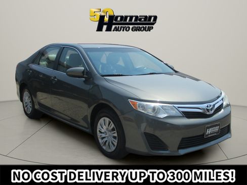 Used 2012 Toyota Camry LE FWD image 5