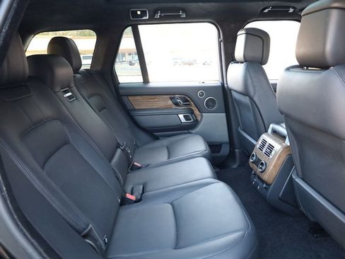 Used 2020 Land Rover Range Rover HSE image 24