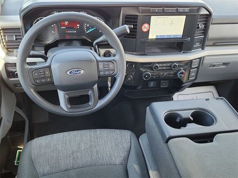 Used 2024 Ford F250 XLT w/ FX4 Off-Road Package image 9