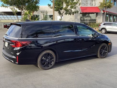 Used 2025 Honda Odyssey Sport-L image 2